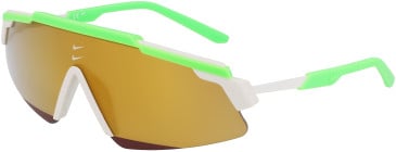 Nike NIKE MARQUEE M FN0302 sunglasses in Green Strike/Bronze